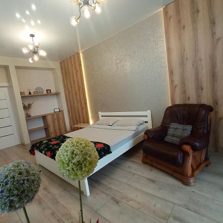 LUX apartment&центр,ЖК Театральный, просторная Ровно Экстерьер фото