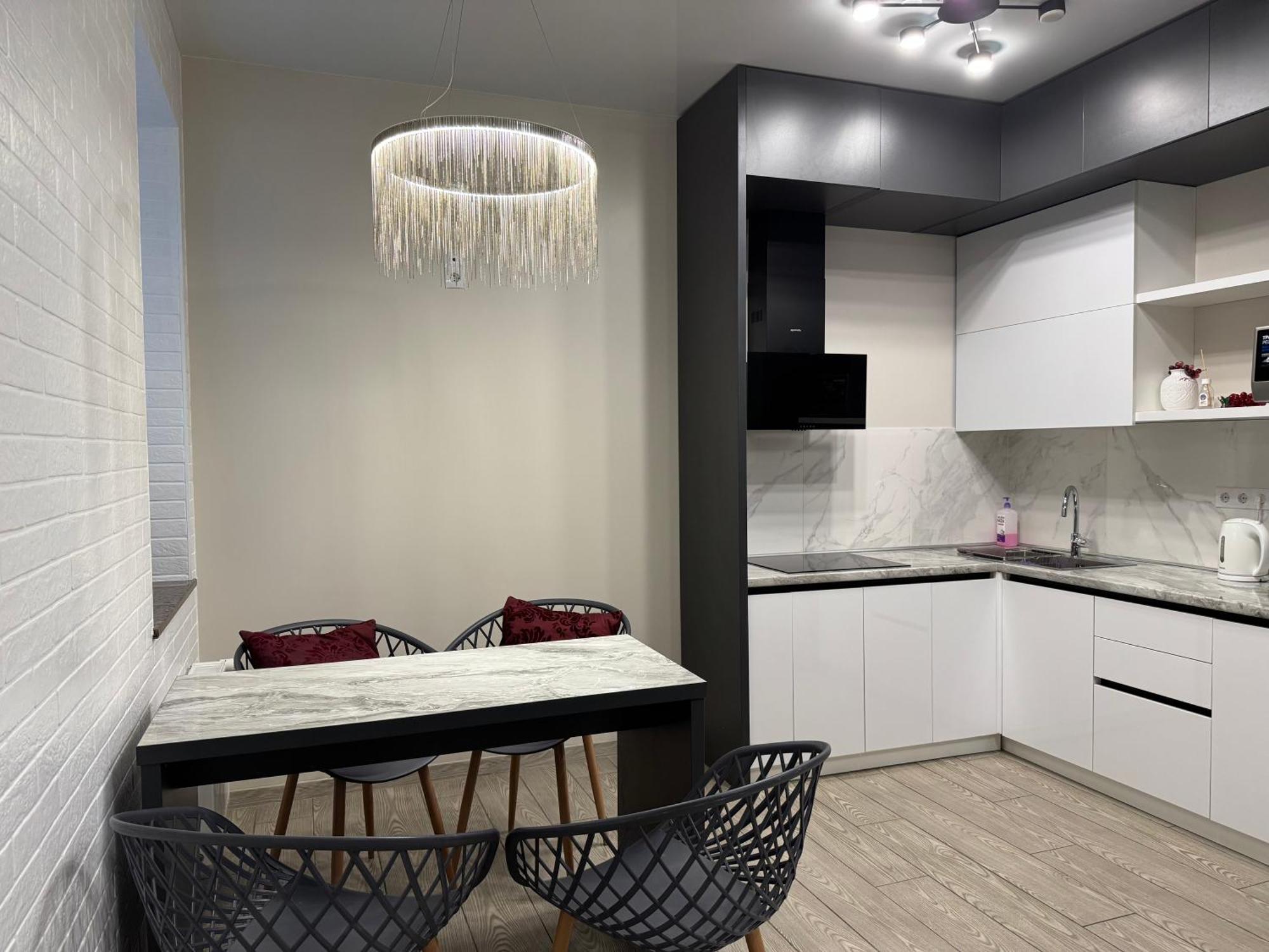 LUX apartment&центр,ЖК Театральный, просторная Ровно Экстерьер фото