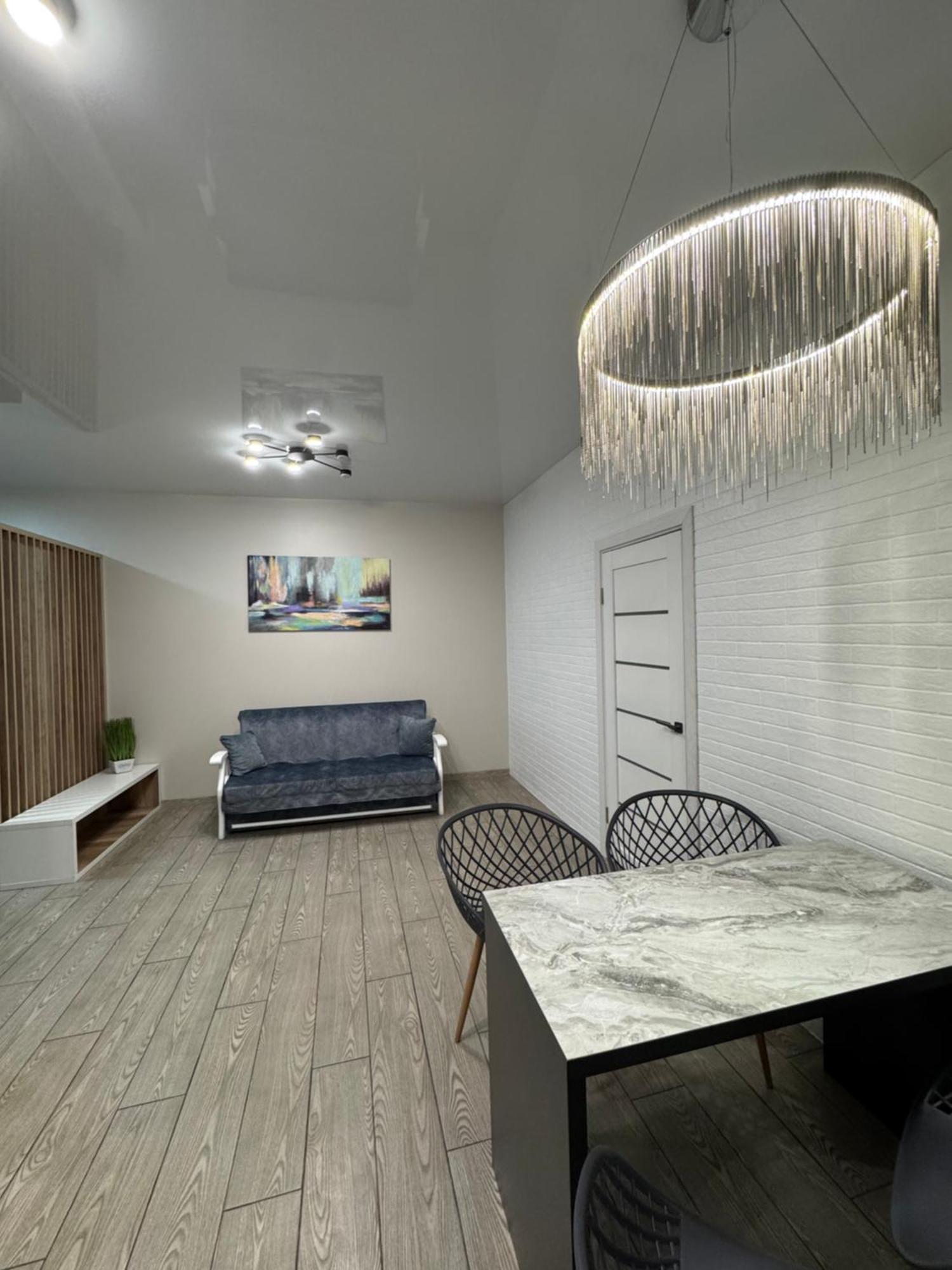 LUX apartment&центр,ЖК Театральный, просторная Ровно Экстерьер фото