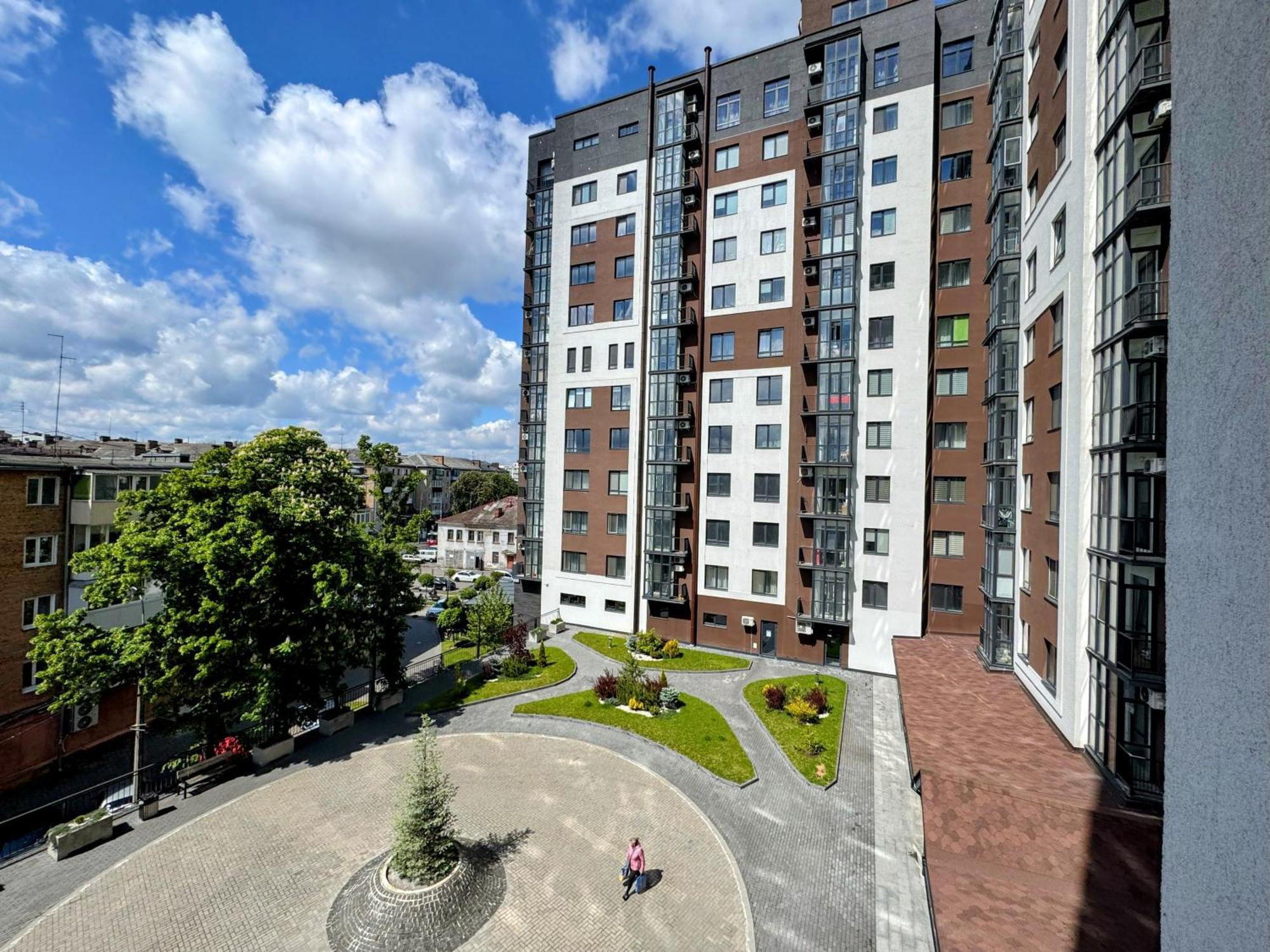 LUX apartment&центр,ЖК Театральный, просторная Ровно Экстерьер фото