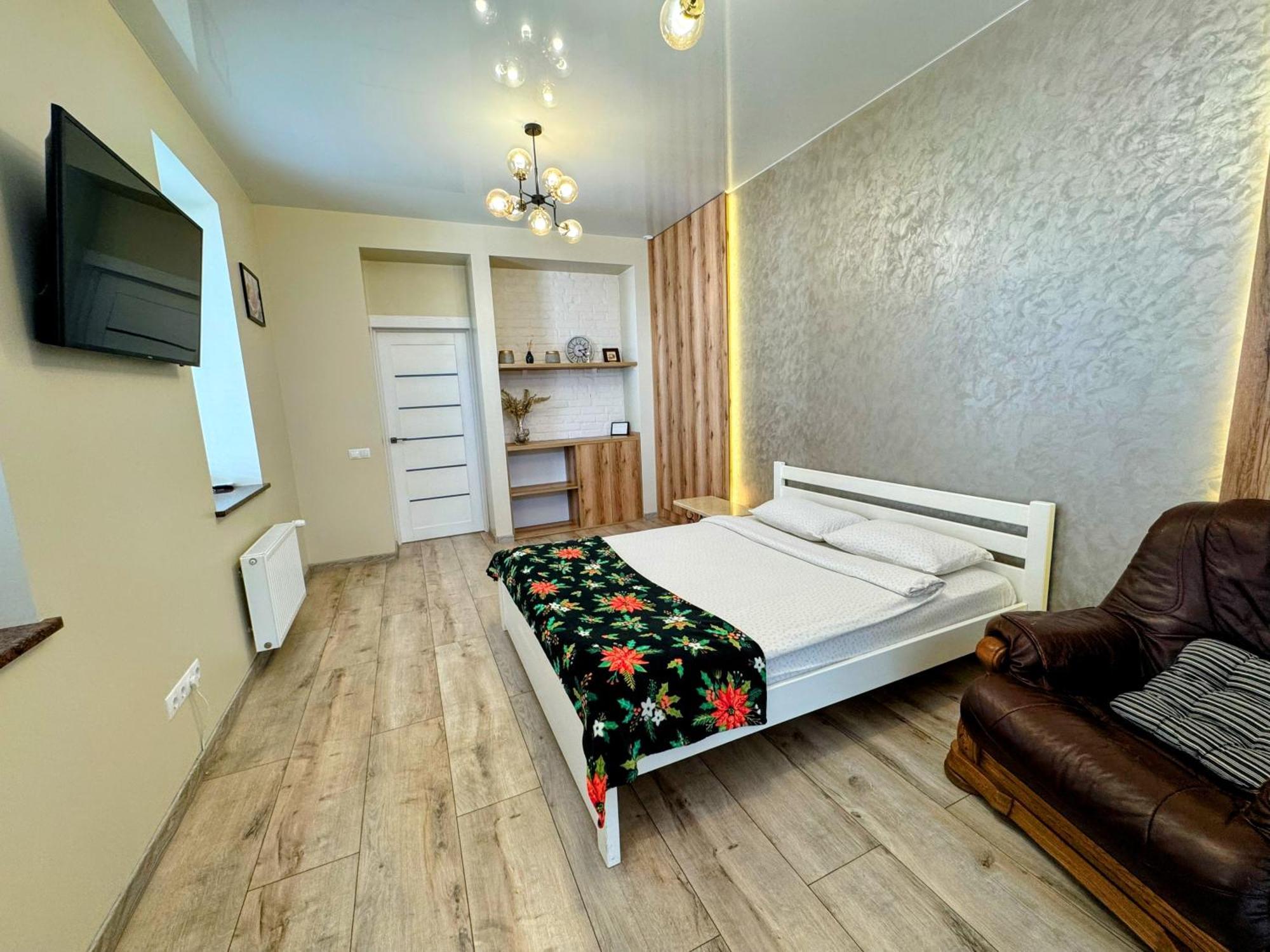 LUX apartment&центр,ЖК Театральный, просторная Ровно Экстерьер фото