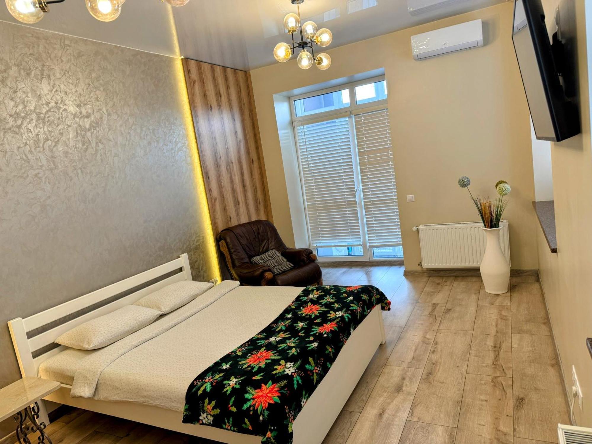 LUX apartment&центр,ЖК Театральный, просторная Ровно Экстерьер фото